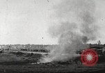 Standbild US-Truppen nehmen Montfaucon Hill Frankreich, 1918, aus Sekunde 17 historischem Filmmaterial Videoclip 65675061251
