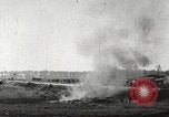 Standbild US-Truppen nehmen Montfaucon Hill Frankreich, 1918, aus Sekunde 18 historischem Filmmaterial Videoclip 65675061251