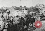 Standbild US-Truppen nehmen Montfaucon Hill Frankreich, 1918, aus Sekunde 19 historischem Filmmaterial Videoclip 65675061251