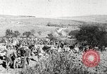 Standbild US-Truppen nehmen Montfaucon Hill Frankreich, 1918, aus Sekunde 27 historischem Filmmaterial Videoclip 65675061251