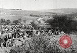 Standbild US-Truppen nehmen Montfaucon Hill Frankreich, 1918, aus Sekunde 33 historischem Filmmaterial Videoclip 65675061251