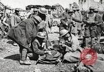 Standbild US-Truppen nehmen Montfaucon Hill Frankreich, 1918, aus Sekunde 60 historischem Filmmaterial Videoclip 65675061251