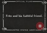 Standbild deutschen Gefangenen durch uns in Ersten Weltkrieg Frankreich, 1918, aus Sekunde 6 historischem Filmmaterial Videoclip 65675061253