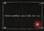 Standbild deutschen Gefangenen durch uns in Ersten Weltkrieg Frankreich, 1918, aus Sekunde 50 historischem Filmmaterial Videoclip 65675061253