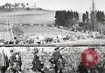 Standbild John Pershing schmückt US-Truppen Frankreich, 1918, aus Sekunde 12 historischem Filmmaterial Videoclip 65675061254