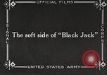 Standbild John Pershing schmückt US-Truppen Frankreich, 1918, aus Sekunde 42 historischem Filmmaterial Videoclip 65675061254