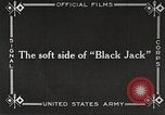 Standbild John Pershing schmückt US-Truppen Frankreich, 1918, aus Sekunde 45 historischem Filmmaterial Videoclip 65675061254
