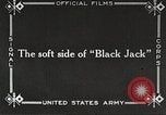 Standbild John Pershing schmückt US-Truppen Frankreich, 1918, aus Sekunde 46 historischem Filmmaterial Videoclip 65675061254