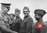 Standbild John Pershing schmückt US-Truppen Frankreich, 1918, aus Sekunde 57 historischem Filmmaterial Videoclip 65675061254