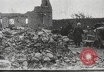 Image village ruiné Maricourt village France, 1916, de la seconde 4 séquences d'archives historiques vidéo 65675061258