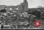 Image village ruiné Maricourt village France, 1916, de la seconde 5 séquences d'archives historiques vidéo 65675061258