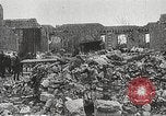 Image village ruiné Maricourt village France, 1916, de la seconde 8 séquences d'archives historiques vidéo 65675061258