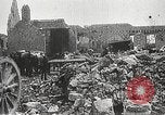 Image village ruiné Maricourt village France, 1916, de la seconde 9 séquences d'archives historiques vidéo 65675061258
