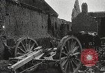 Image village ruiné Maricourt village France, 1916, de la seconde 13 séquences d'archives historiques vidéo 65675061258