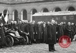 Image Cérémonie de reconnaissance français aux Invalides Paris France, 1924, de la seconde 34 séquences d'archives historiques vidéo 65675061274