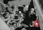 Image les forces américaines le débarquement sur les plages de Normandie le jour J France, 1944, de la seconde 34 séquences d'archives historiques vidéo 65675061279