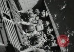 Image péniches de débarquement des États-Unis France, 1944, de la seconde 9 séquences d'archives historiques vidéo 65675061280