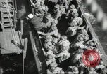 Image péniches de débarquement des États-Unis France, 1944, de la seconde 26 séquences d'archives historiques vidéo 65675061280