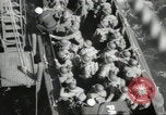 Image péniches de débarquement des États-Unis France, 1944, de la seconde 27 séquences d'archives historiques vidéo 65675061280