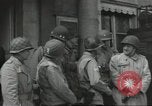 Immagine di Soldati statunitensi Cherbourg Normandia Francia, 1944, secondo 18 filmato di repertorio 65675061283