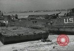 Immagine di Allied Landing Craft Normandia Francia, 1944, secondo 15 filmato di repertorio 65675061285