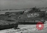 Immagine di Allied Landing Craft Normandia Francia, 1944, secondo 19 filmato di repertorio 65675061285