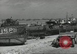 Immagine di Allied Landing Craft Normandia Francia, 1944, secondo 26 filmato di repertorio 65675061285