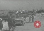 Immagine di Allied Landing Craft Normandia Francia, 1944, secondo 35 filmato di repertorio 65675061285