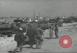 Immagine di Allied Landing Craft Normandia Francia, 1944, secondo 36 filmato di repertorio 65675061285