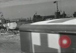 Immagine di Allied Landing Craft Normandia Francia, 1944, secondo 48 filmato di repertorio 65675061285