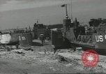 Immagine di Allied Landing Craft Normandia Francia, 1944, secondo 49 filmato di repertorio 65675061285