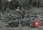 Standbild USA Soldaten Colleville-sur-Mer Normandie Frankreich, 1944, aus Sekunde 8 historischem Filmmaterial Videoclip 65675061291