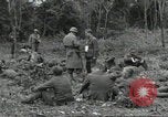 Standbild USA Soldaten Colleville-sur-Mer Normandie Frankreich, 1944, aus Sekunde 10 historischem Filmmaterial Videoclip 65675061291
