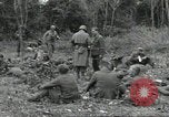 Standbild USA Soldaten Colleville-sur-Mer Normandie Frankreich, 1944, aus Sekunde 12 historischem Filmmaterial Videoclip 65675061291
