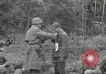 Standbild USA Soldaten Colleville-sur-Mer Normandie Frankreich, 1944, aus Sekunde 13 historischem Filmmaterial Videoclip 65675061291