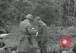 Standbild USA Soldaten Colleville-sur-Mer Normandie Frankreich, 1944, aus Sekunde 19 historischem Filmmaterial Videoclip 65675061291