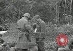 Standbild USA Soldaten Colleville-sur-Mer Normandie Frankreich, 1944, aus Sekunde 20 historischem Filmmaterial Videoclip 65675061291