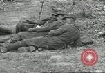 Standbild USA Soldaten Colleville-sur-Mer Normandie Frankreich, 1944, aus Sekunde 24 historischem Filmmaterial Videoclip 65675061291