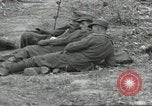 Standbild USA Soldaten Colleville-sur-Mer Normandie Frankreich, 1944, aus Sekunde 25 historischem Filmmaterial Videoclip 65675061291