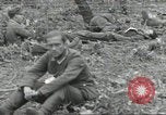 Standbild USA Soldaten Colleville-sur-Mer Normandie Frankreich, 1944, aus Sekunde 27 historischem Filmmaterial Videoclip 65675061291