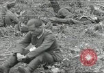 Standbild USA Soldaten Colleville-sur-Mer Normandie Frankreich, 1944, aus Sekunde 28 historischem Filmmaterial Videoclip 65675061291
