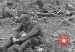 Standbild USA Soldaten Colleville-sur-Mer Normandie Frankreich, 1944, aus Sekunde 29 historischem Filmmaterial Videoclip 65675061291