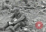 Standbild USA Soldaten Colleville-sur-Mer Normandie Frankreich, 1944, aus Sekunde 30 historischem Filmmaterial Videoclip 65675061291