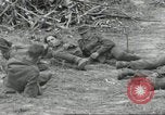 Standbild USA Soldaten Colleville-sur-Mer Normandie Frankreich, 1944, aus Sekunde 37 historischem Filmmaterial Videoclip 65675061291