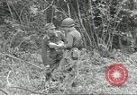 Standbild USA Soldaten Colleville-sur-Mer Normandie Frankreich, 1944, aus Sekunde 40 historischem Filmmaterial Videoclip 65675061291