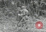 Standbild USA Soldaten Colleville-sur-Mer Normandie Frankreich, 1944, aus Sekunde 43 historischem Filmmaterial Videoclip 65675061291
