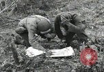 Standbild USA Soldaten Colleville-sur-Mer Normandie Frankreich, 1944, aus Sekunde 51 historischem Filmmaterial Videoclip 65675061291