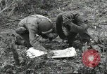 Standbild USA Soldaten Colleville-sur-Mer Normandie Frankreich, 1944, aus Sekunde 52 historischem Filmmaterial Videoclip 65675061291