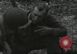 Standbild USA Soldaten Colleville-sur-Mer Normandie Frankreich, 1944, aus Sekunde 60 historischem Filmmaterial Videoclip 65675061291