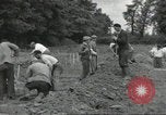 Standbild Franzosen Eterville Frankreich, 1944, aus Sekunde 46 historischem Filmmaterial Videoclip 65675061292